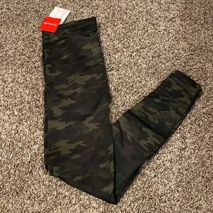 SPANX size medium leggings